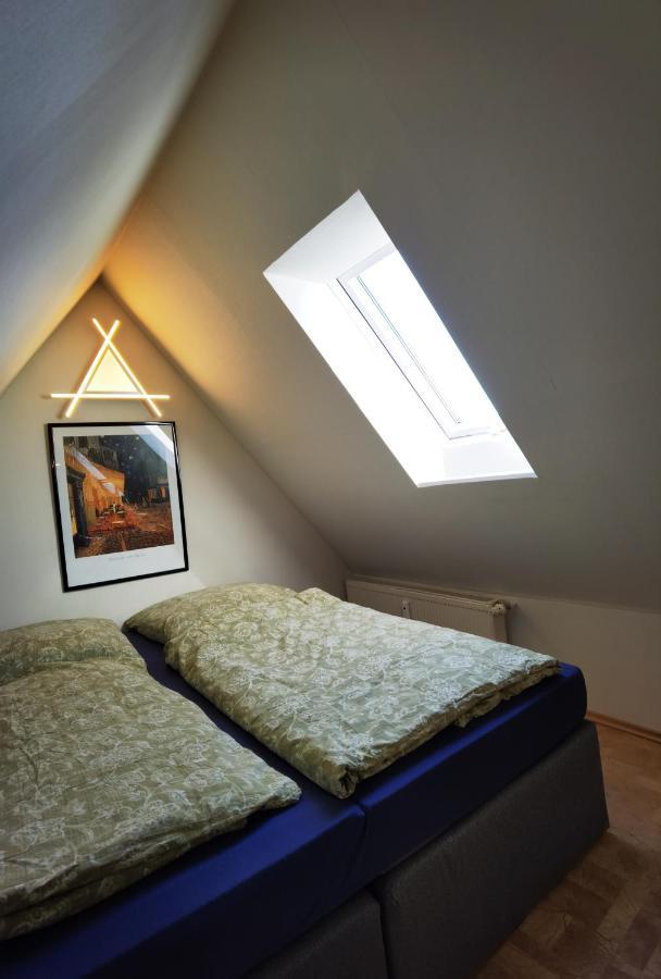 Gemuetliche Dachwohnung Mit Kleiner Oder Grosser Dachterrasse Nebeneinander Wolmirstedt Exterior photo